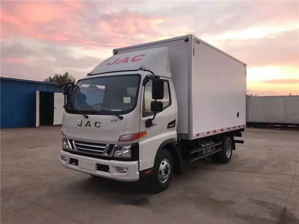 國(guó)六4.2米江淮駿鈴V6冷藏車